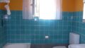 Bad mit Wanne u. Dusche EG