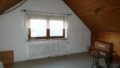 Zimmer i. Anbau DG