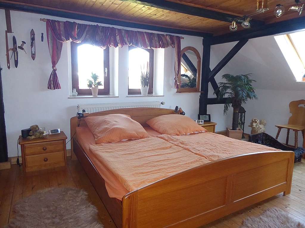 Schlafzimmer DG