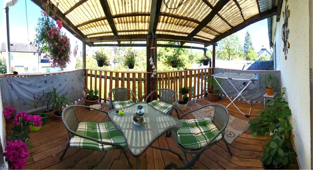 Balkon OG Sommerbild