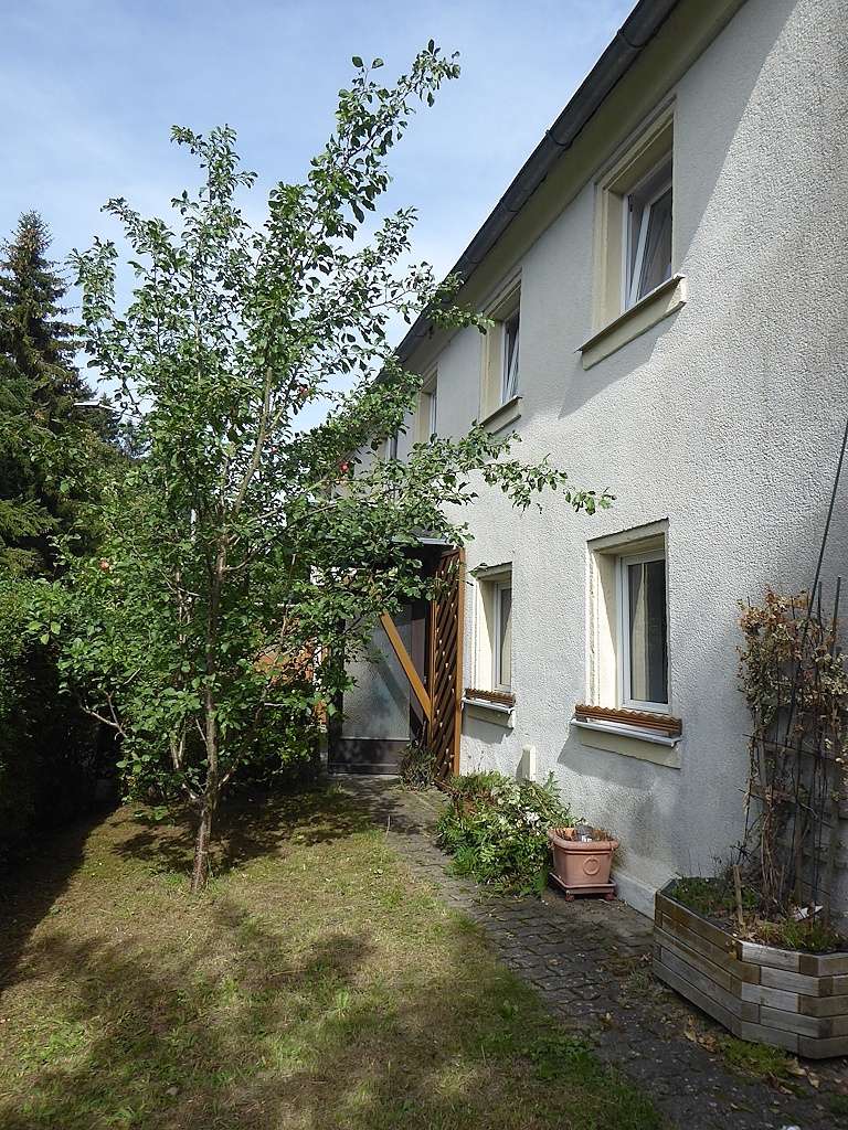 Eingangsbereich mit Vorgarten