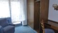 Zimmer mit Balkon